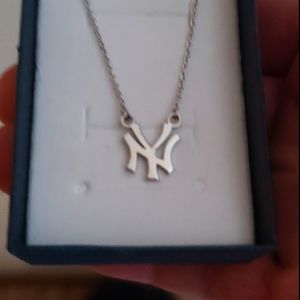 Sterling Silver N.Y. Yankees Pendant Necklace